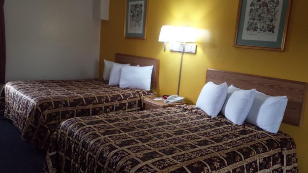 Rodeway Inn & Suites Остин Екстериор снимка
