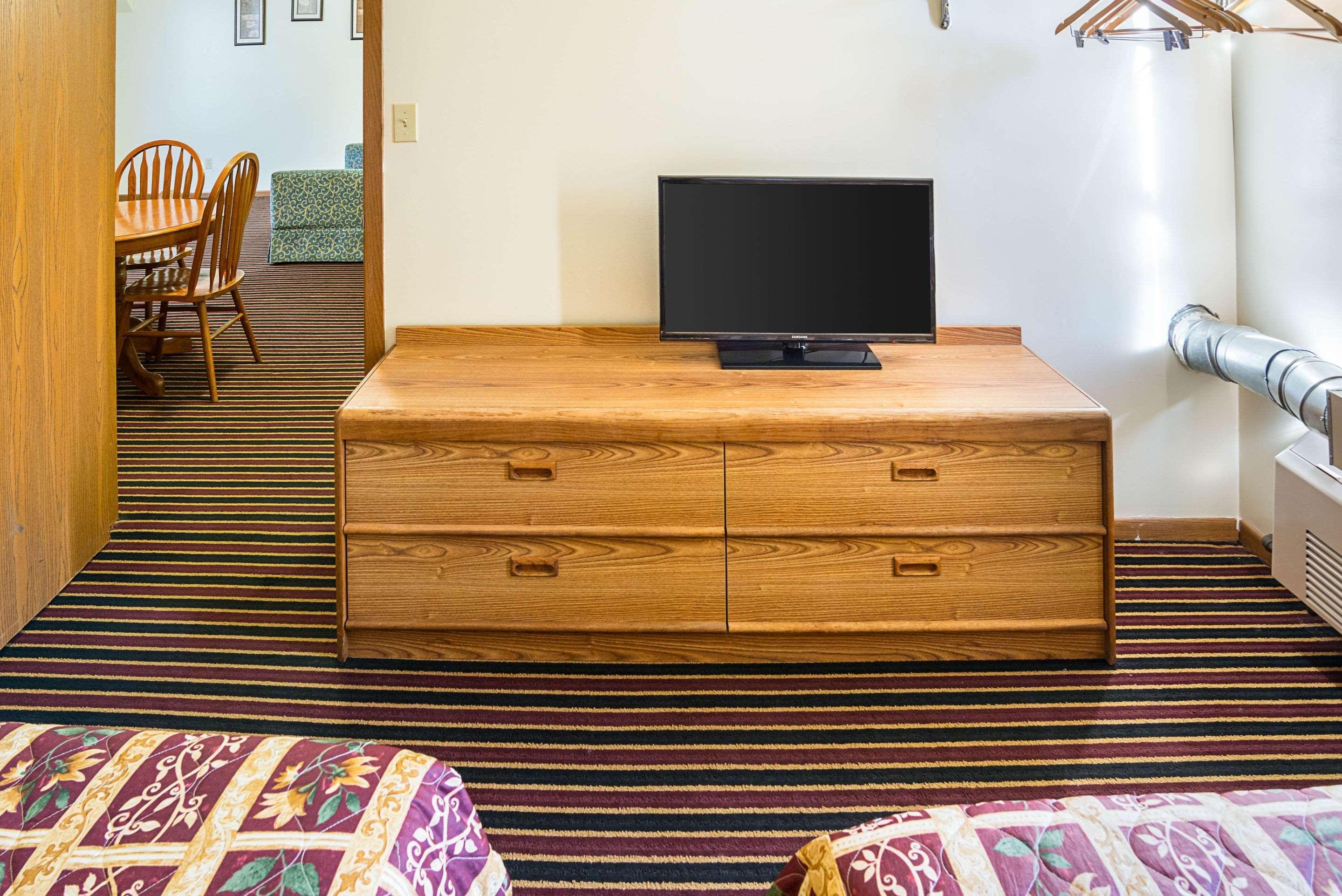 Rodeway Inn & Suites Остин Екстериор снимка