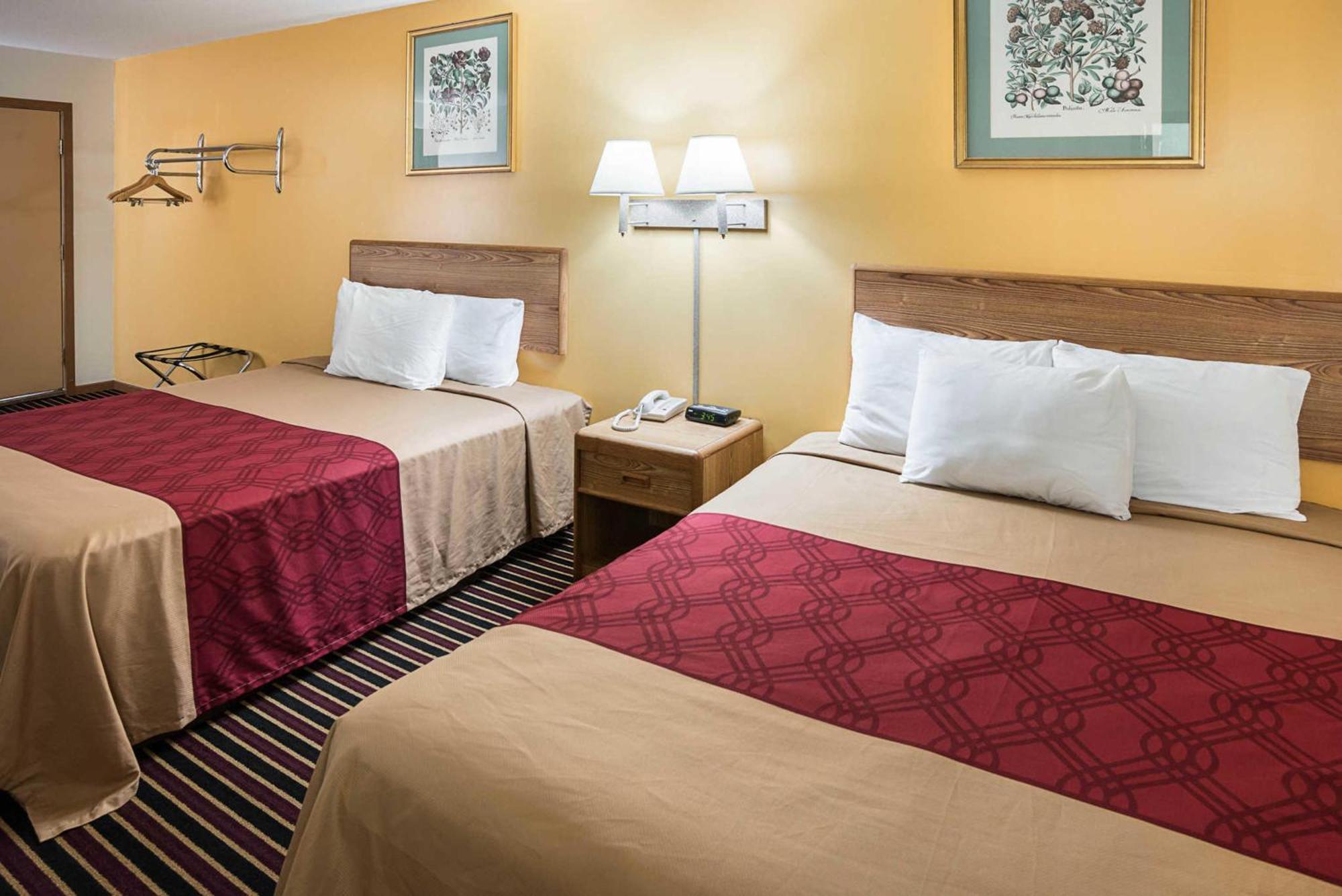 Rodeway Inn & Suites Остин Екстериор снимка