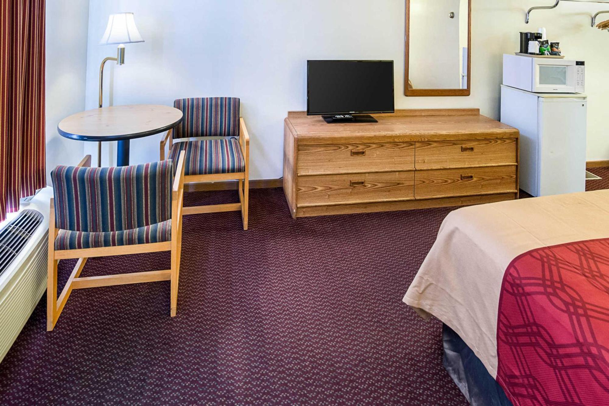 Rodeway Inn & Suites Остин Екстериор снимка