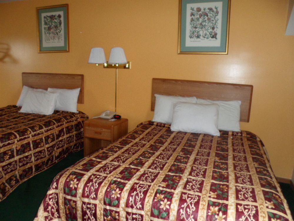 Rodeway Inn & Suites Остин Екстериор снимка